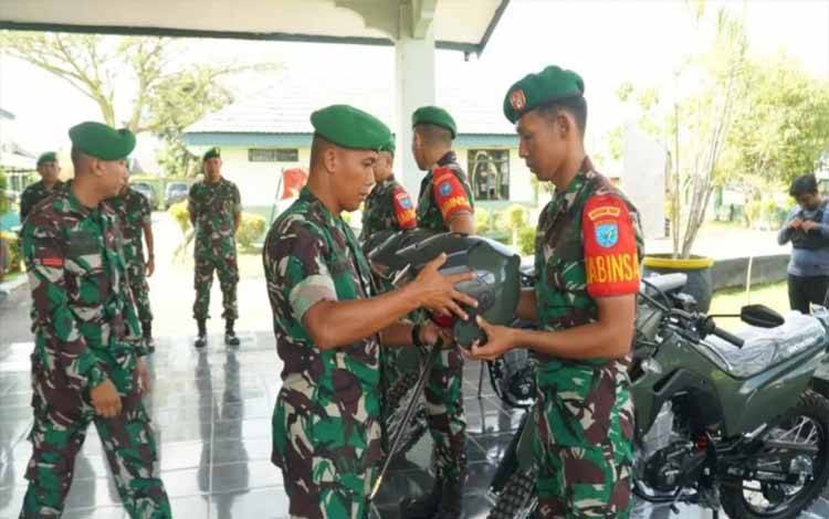 Babinsa Kodim Kuala Kapuas Terima Bantuan Motor Dinas Trail