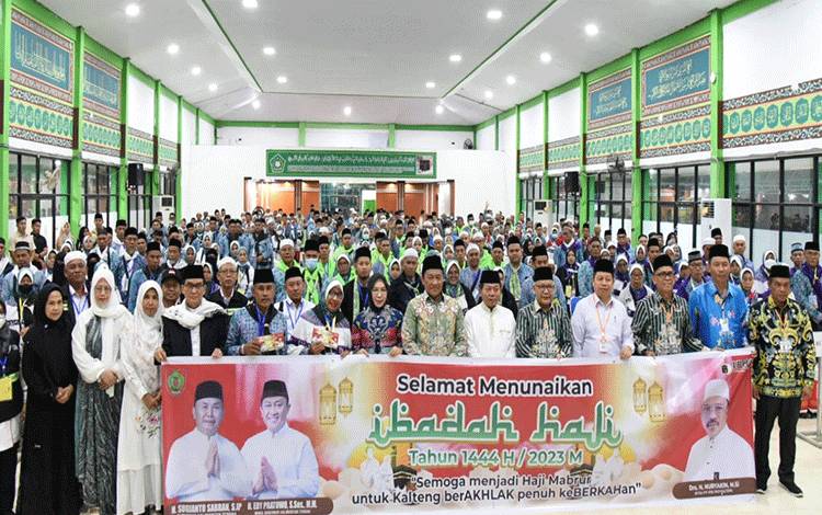 Wagub Kalteng Lepas Keberangkatan Jemaah Haji Kloter 3