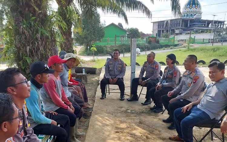 Kapolres Lamandau Sambangi Warga untuk Perkuat Kamtibmas