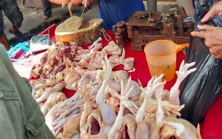 Harga Daging Ayam Ras di Kobar Bertahan Rp55.000 per Kg