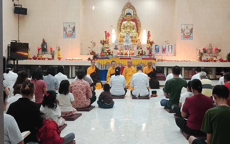 Umat Buddha di Kotim Rayakan Waisak Lebih Meriah