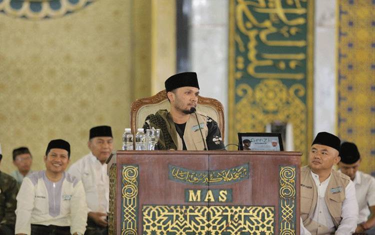 Ustadz Hanan Attaki: Jangan Hanya Mau Viral di Bumi
