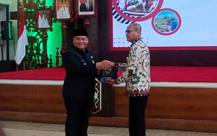 Bupati Kotim Buka Workshop Evaluasi Pengelolaan dan Pembangunan Desa