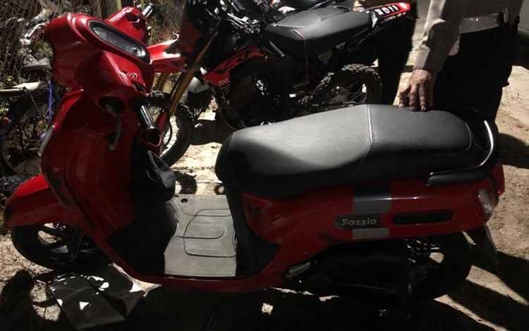 Kabur Melihat Polisi Patroli. Dua orang Pemuda Tabrak Pengendara Motor Hingga Patah Tangan