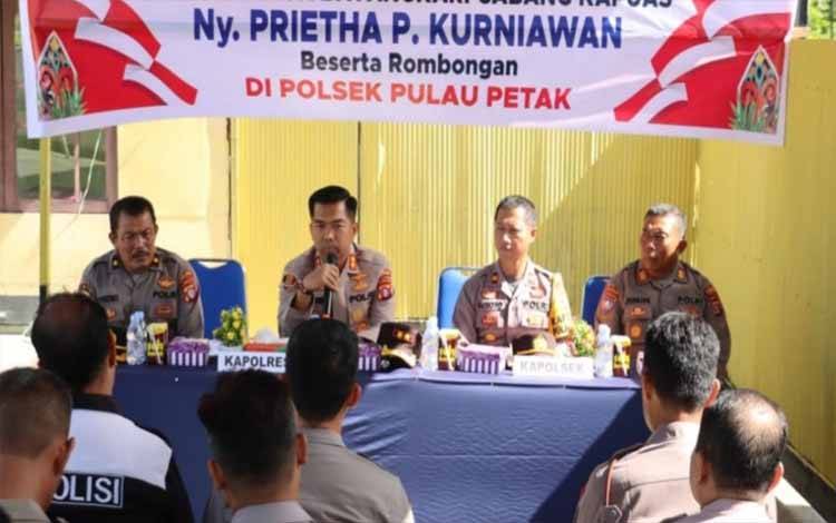 Kapolres Kapuas Kunker ke Polsek Pulau Petak, Ini Penekanannya ke Personel