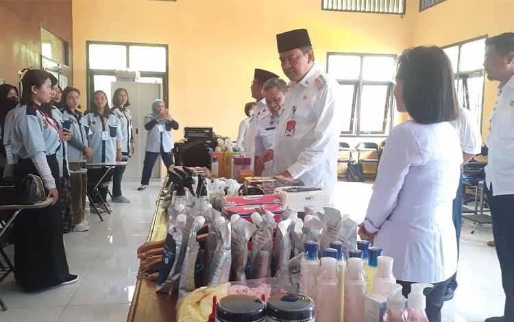 Pj Bupati Kobar Beri Dukungan pada Peserta Pelatihan di UPT BLK