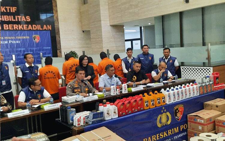 Bareskrim Ungkap Produsen Oli Palsu Beromzet Rp20 Miliar per Bulan