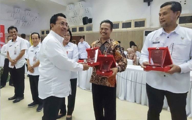 Pemkab Kobar Raih Penghargaan Program Penanganan Stunting Inovatif