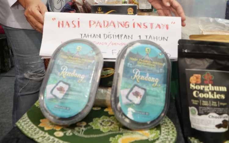 Peneliti Ciptakan Nasi Padang Instan Tahan Setahun