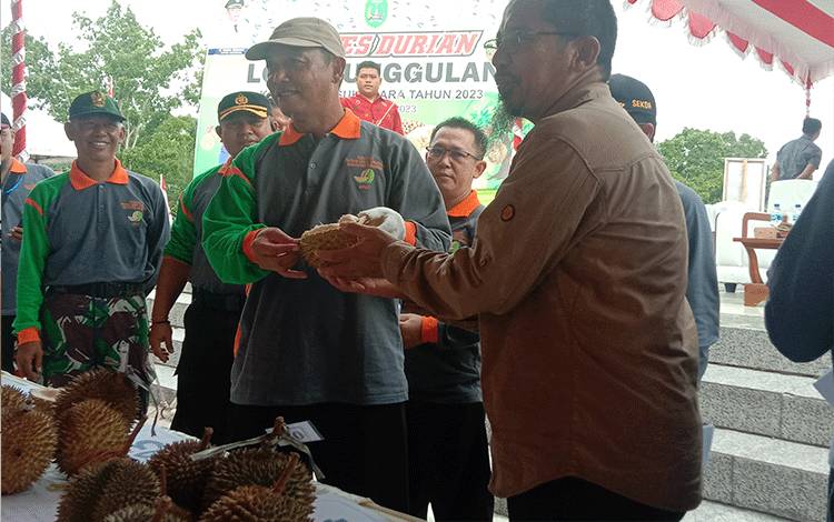 Kontes Durian Lokal Unggulan Sukamara Munculkan Usaha Baru?
