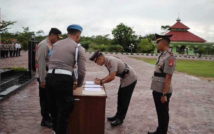 Ipda Udung Menggantikan Iptu Fedrik Liano Sebagai Kapolsek Rungan