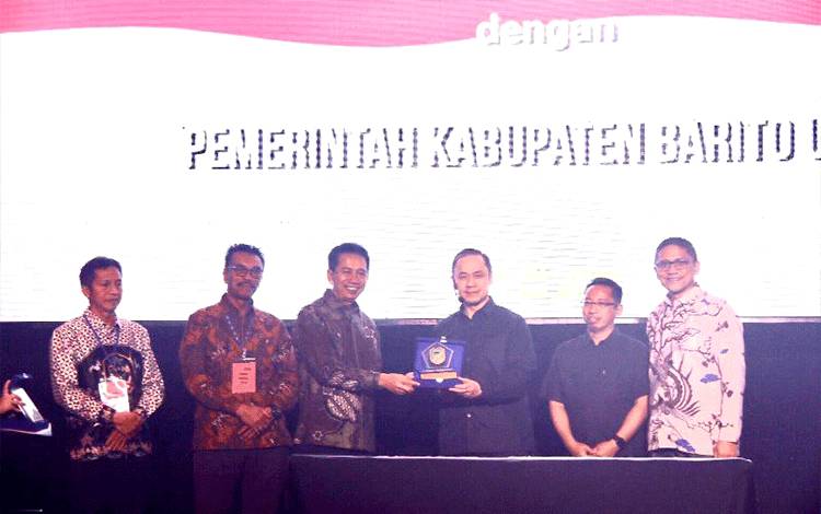 Bupati Barito Utara Tandatangani MoU Program BerAKHLAK