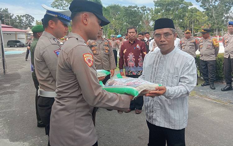 Baksos Religi, Polres Sukamara Laksanakan Kerja Bakti di Rumah Ibadah?