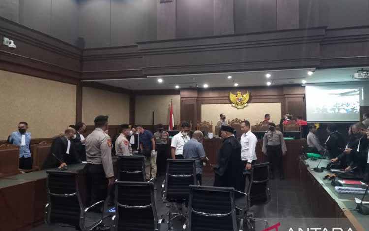 Lukas Enembe Didakwa Terima Suap dan Gratifikasi Senilai Rp46,8 Miliar