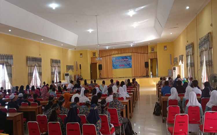 Pembukaan Festival dan Lomba Seni Siswa Nasional (FLS2N) jenjang SMP, MTs tingkat Kabupaten Sukamara pada Senin, 19 Juni 2023. (FOTO: NORHASANAH)