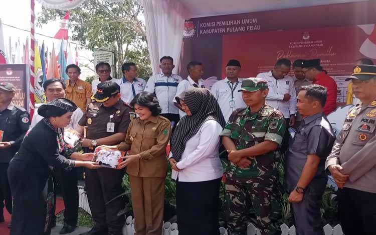 Bupati Pulang Pisau Sambut Baik Rombongan Kirab Pemilu 2024