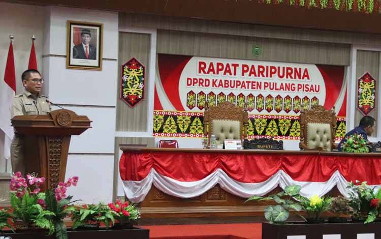 Sekda Pulang Pisau Hadiri Paripurna Raperda Pertanggung Jawaban APBD 2022 dan Penyampaian KUA PPAS Perubahan 2023