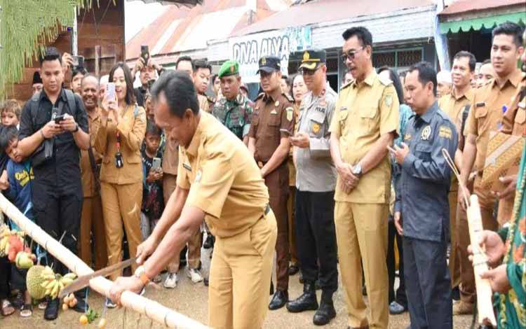 Kelurahan dan Desa Dinyatakan Layak Karena Berhasil Melaksanakan Program Pembangunan Untuk Kemajuan Desa Serta Peningkatan Kesejahteraan Masyarakat