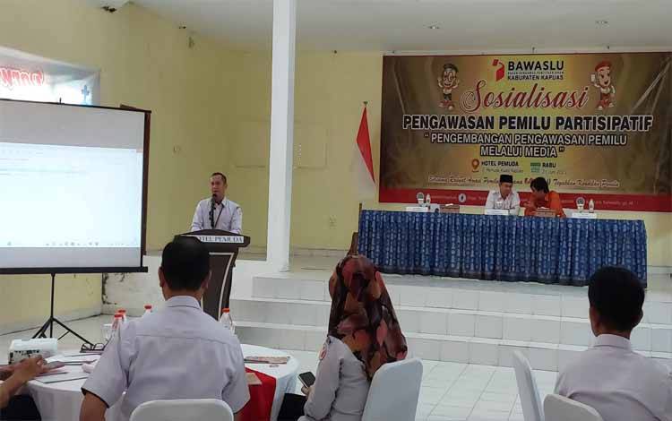 Kepala Dinas PMD Kapuas Ingatkan Aparatur Desa Jaga Netralitas pada Pemilu