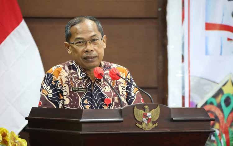 Kepala Dinas Kesehatan Kalteng, Suyuti Syamsul saat mewakili gubernur Kalteng dalam Monitoring dan Evaluasi Pembinaan Usaha Kesehatan Sekolah/Madrasah (UKS/M) Tingkat Provinsi Kalteng di aula Eka Hapakat, Kamis, 22 Juni 2023. (FOTO: IST)