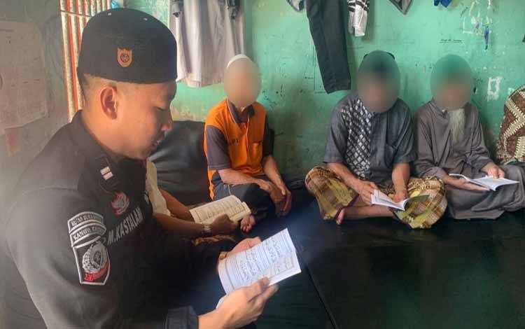 Tularkan Semangat Belajar Baca AlOuran, WBP Rutan Kuala Kapuas Gelar Yasinan di Kamar Hunian