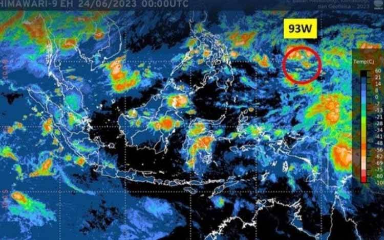 BMKG Deteksi Kemunculan Bibit Siklon 93W di Utara Papua