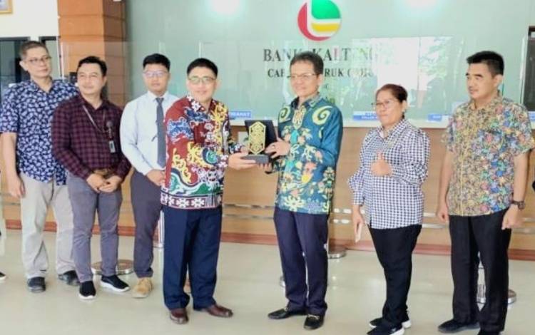 Kinerja dan Pelayanan Bank Kalteng Murung Raya Diapresiasi Komisi I DPRD Kalteng
