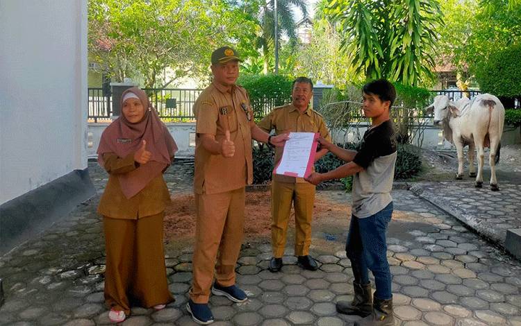 Disbun Kalteng Sampaikan Terima Kasih Bantuan Sapi H Abdul Rasyid AS