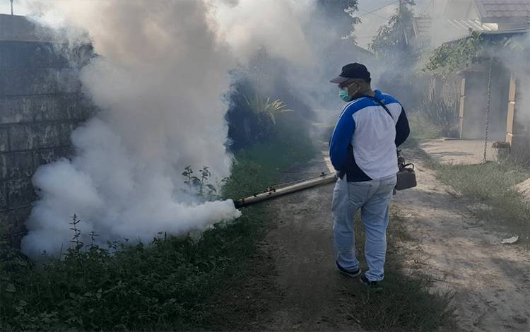 Puskesmas Bukit Hindu Lakukan Fogging