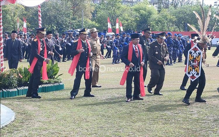 Peringati Hari Bhayangkara ke-77, Polda Kalteng Gelar Menari Manasai