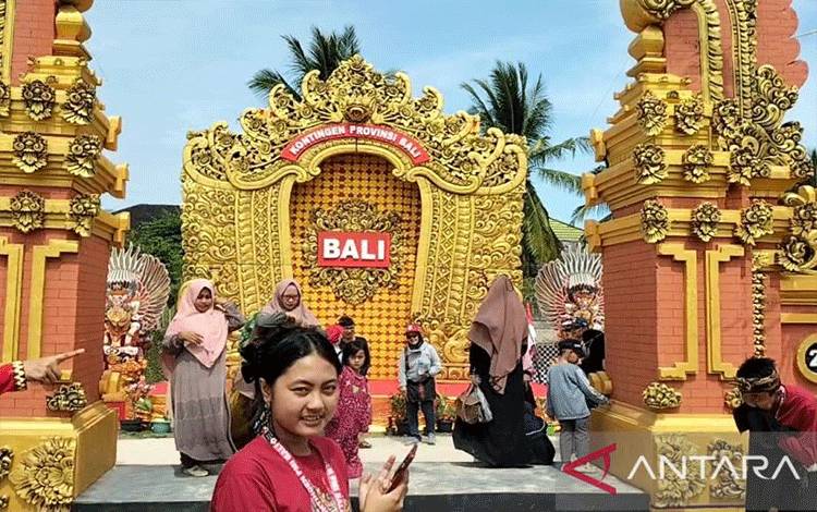 Kontingen PMI Bali Tampilkan Kesenian Tari Setiap Malam di Jumbara