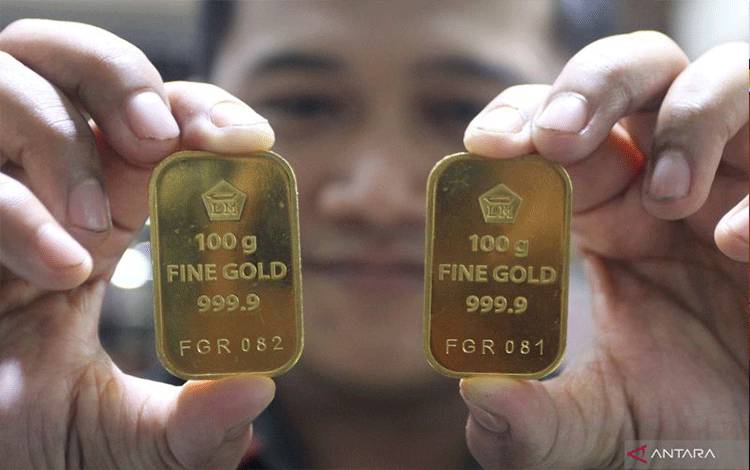 Harga Emas Antam Hari ini Rp1,054 Juta per Gram