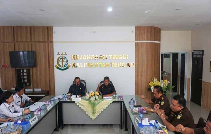 Komisi Kejaksaan RI Kunjungi Kejati Kalteng untuk Pemantauan dan Sinkronisasi Data