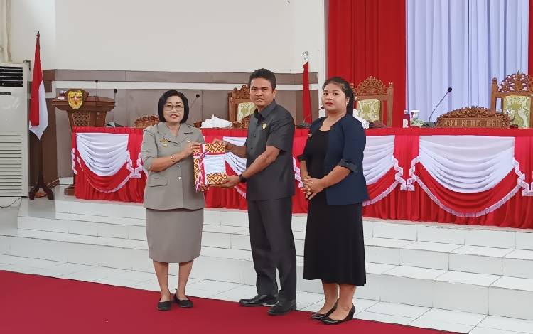 Pemkab Gunung Mas Usulkan Enam Raperda kepada DPRD