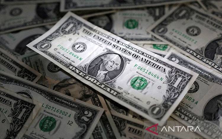 Dolar Menguat di Tengah Aksi Jual Kripto Ketika Pasar AS libur