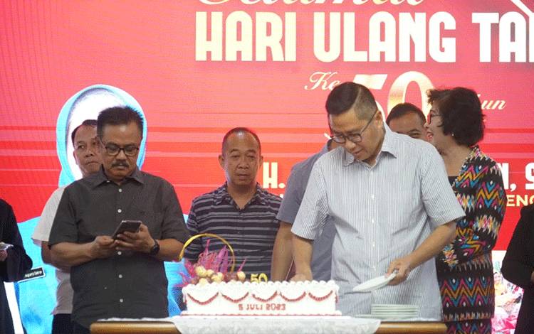 Leonard S Ampung: Banyak Teladan yang Bisa Diambil Dari Gubernur Kalteng
