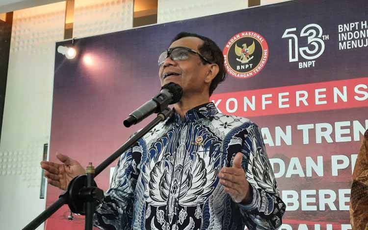 Menteri Koordinator Bidang Politik Hukum dan Keamanan (Menko Polhukam) Mahfud MD di Hotel JS Luwansa, Jakarta, Rabu (5/7/2023). (ANTARA/Fath Putra Mulya)