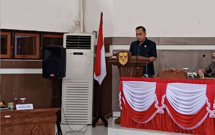 Fraksi Partai NasDem Hanura DPRD Gunung Mas Priharin Kades Belum Terima Gaji