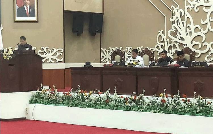 DPRD dan Pemprov Kalteng Setujui 2 Raperda Jadi Perda