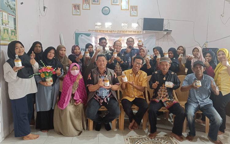 PT. Menteng Kencana Mas-CBI Group Lakukan Pembinaan Budidaya dan Produk Turunan Nanas Madu di Desa Tarung Manuah