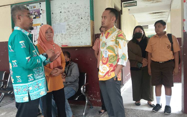 Wali Kota Palangka Raya Sidak ke Sekolah Beri Solusi Soal Pengadaan Seragam