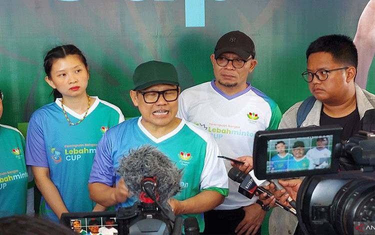 Ketua Umum PKB Muhaimin Iskandar berikan keterangan kepada wartawan di Sport Center DPR RI, Senayan, Jakarta Pusat, Sabtu (8/7/2023). ANTARA/Fianda Sjofjan Rassat