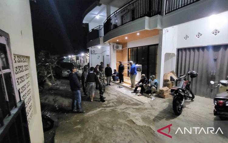 Gerombolan Bermotor Ancam Warga dengan Senjata Api