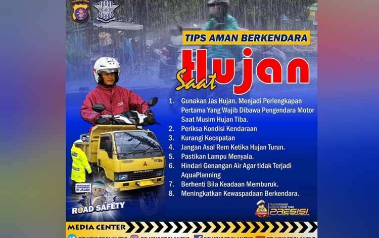 Delapan Tips Berkendara Saat Hujan