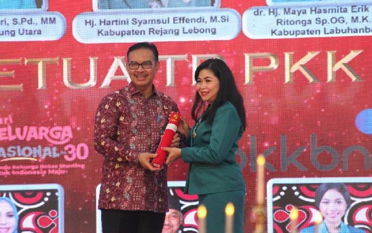 Selamat! Ketua TP PKK Gunung Mas Raih Penghargaan Ini dari Pemerintah Pusat