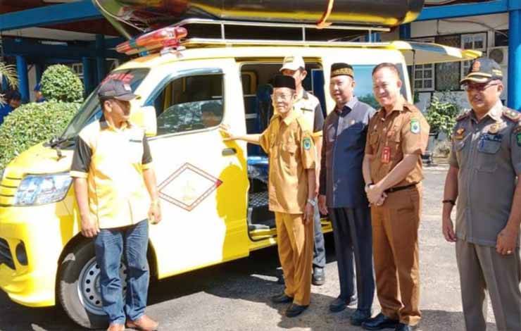 Perkumpulan Damkar Mandiri Kapuas Terima Bantuan 1 Unit Mobil Rescue dari Pemkab