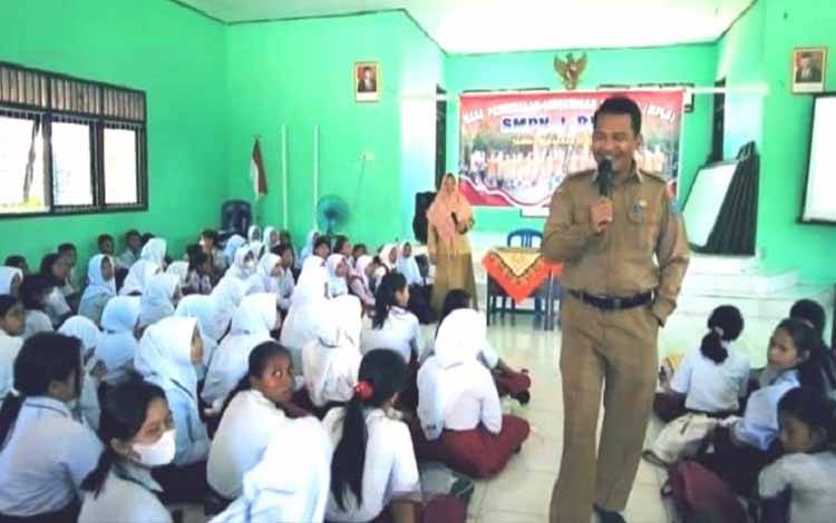 Pelajar di Lamandau Diajak Bijak Gunakan Media Sosial