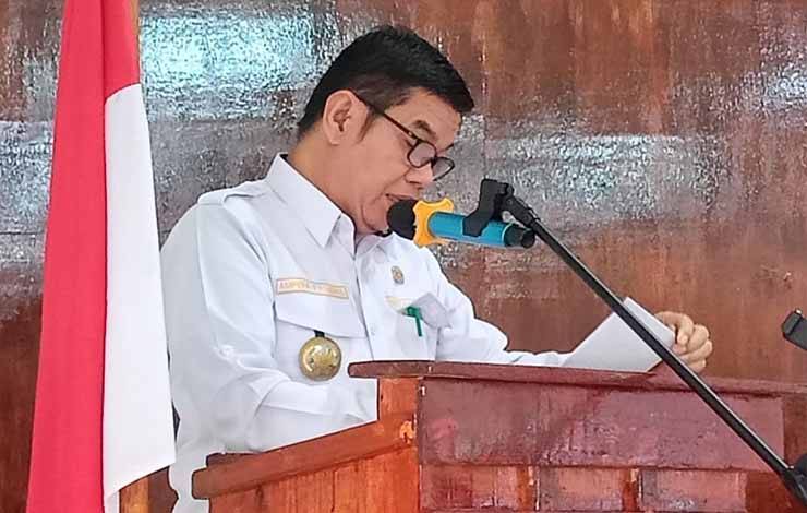 Bupati Barito Timur Ampera AY Mebas saat membuka kegiatan pendidikan dan pelatihan bagi pelaku UMKM di Tamiang Layang, Rabu, 12 Juli 2023. (FOTO: BOLE MALO)