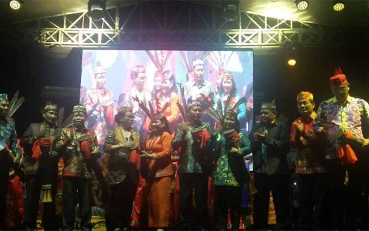 Pembukaan Festival Tandak Intan Kaharingan di Petak Bahandang Katingan Meriah