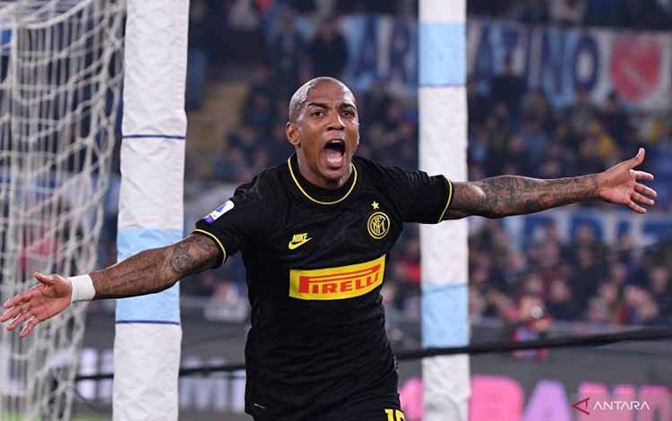 Everton Resmi Kontrak Eks Pemain Manchester United, Ashley Young